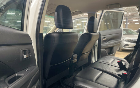 Mitsubishi Outlander III рестайлинг 3, 2017 год, 1 890 000 рублей, 25 фотография