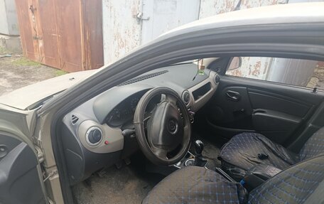 Renault Logan I, 2010 год, 200 000 рублей, 1 фотография