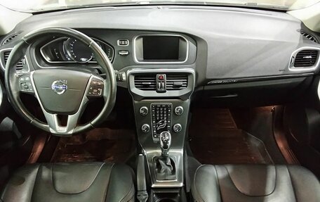 Volvo V40 Cross Country I, 2014 год, 1 837 000 рублей, 10 фотография