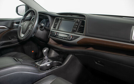 Toyota Highlander III, 2015 год, 3 050 000 рублей, 9 фотография