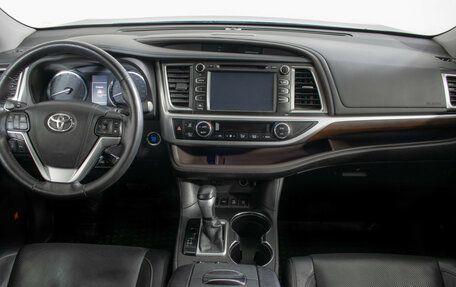 Toyota Highlander III, 2015 год, 3 050 000 рублей, 11 фотография