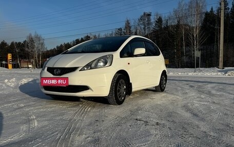 Honda Fit III, 2008 год, 680 000 рублей, 2 фотография