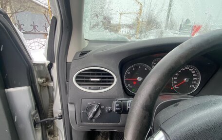 Ford Focus II рестайлинг, 2007 год, 535 000 рублей, 13 фотография