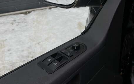 Volkswagen Caravelle T5, 2012 год, 1 750 000 рублей, 14 фотография