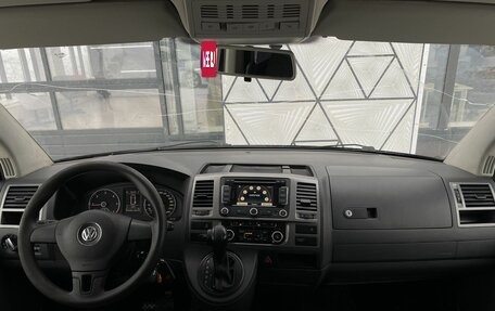 Volkswagen Caravelle T5, 2012 год, 1 750 000 рублей, 10 фотография