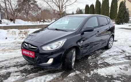 Hyundai Solaris II рестайлинг, 2011 год, 580 000 рублей, 3 фотография