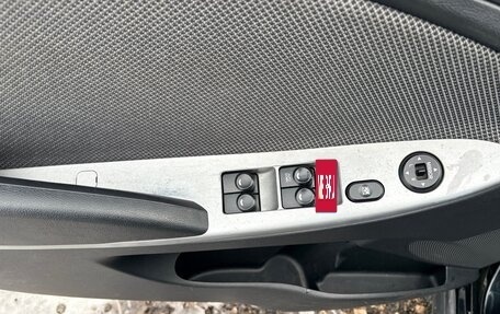 Hyundai Solaris II рестайлинг, 2011 год, 580 000 рублей, 14 фотография