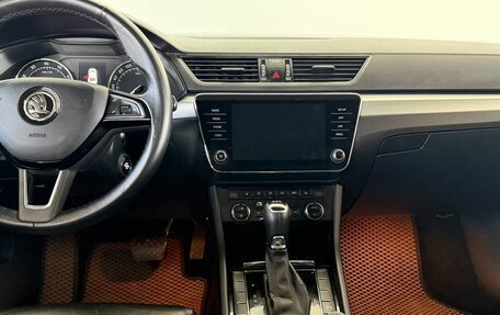 Skoda Superb III рестайлинг, 2018 год, 1 735 000 рублей, 11 фотография