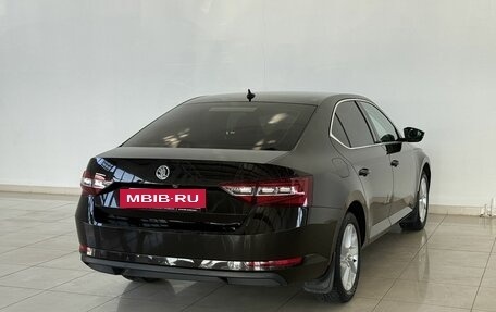 Skoda Superb III рестайлинг, 2018 год, 1 735 000 рублей, 4 фотография