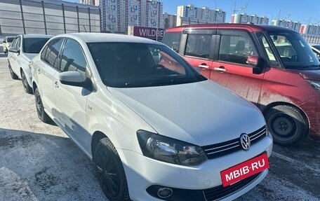 Volkswagen Polo VI (EU Market), 2014 год, 910 000 рублей, 3 фотография