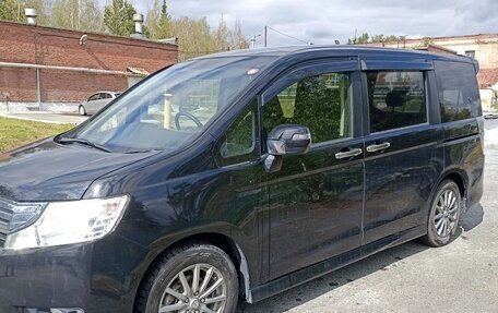 Honda Stepwgn IV, 2014 год, 1 600 000 рублей, 2 фотография