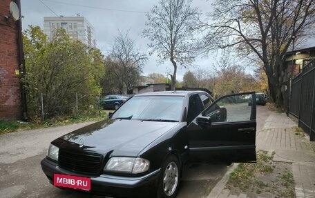 Mercedes-Benz C-Класс, 1994 год, 400 000 рублей, 3 фотография