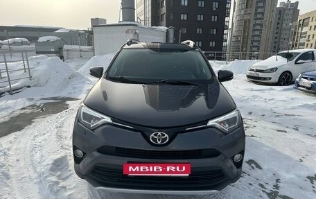 Toyota RAV4, 2015 год, 2 600 000 рублей, 4 фотография
