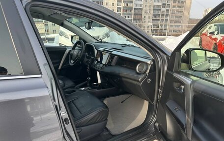 Toyota RAV4, 2015 год, 2 600 000 рублей, 12 фотография