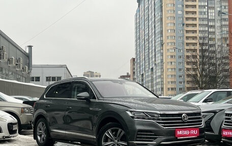 Volkswagen Touareg III, 2019 год, 6 499 000 рублей, 1 фотография