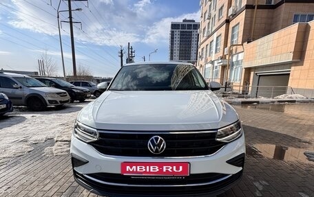 Volkswagen Tiguan II, 2021 год, 3 100 000 рублей, 1 фотография