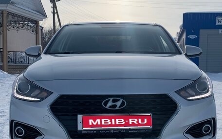 Hyundai Solaris II рестайлинг, 2017 год, 1 225 000 рублей, 1 фотография