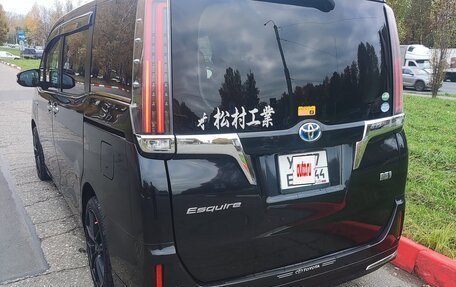 Toyota Esquire I, 2017 год, 1 850 000 рублей, 1 фотография