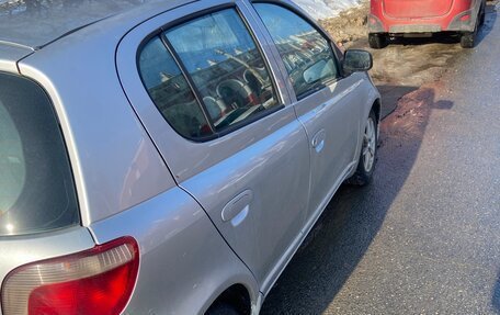 Toyota Yaris I рестайлинг, 2002 год, 230 000 рублей, 14 фотография