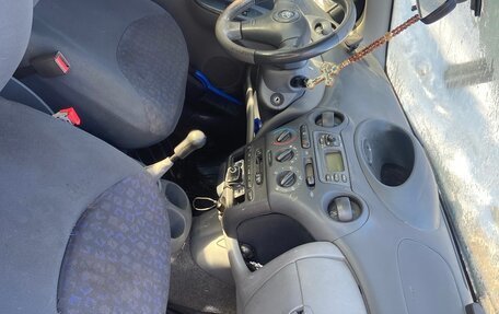 Toyota Yaris I рестайлинг, 2002 год, 230 000 рублей, 9 фотография