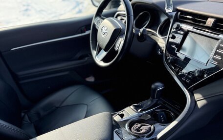 Toyota Camry, 2019 год, 2 800 000 рублей, 11 фотография