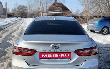 Toyota Camry, 2019 год, 2 800 000 рублей, 7 фотография