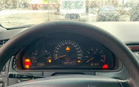 Mercedes-Benz E-Класс, 2001 год, 850 000 рублей, 11 фотография