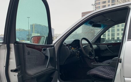 Mercedes-Benz E-Класс, 2001 год, 850 000 рублей, 31 фотография