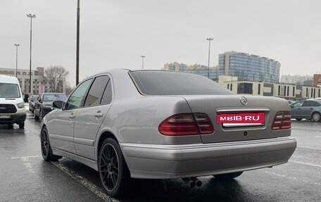 Mercedes-Benz E-Класс, 2001 год, 850 000 рублей, 33 фотография