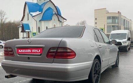 Mercedes-Benz E-Класс, 2001 год, 850 000 рублей, 32 фотография