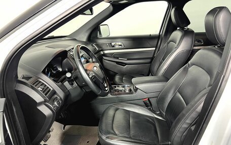 Ford Explorer VI, 2018 год, 3 480 000 рублей, 18 фотография