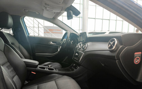 Mercedes-Benz GLA, 2015 год, 1 850 000 рублей, 13 фотография