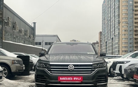 Volkswagen Touareg III, 2019 год, 6 499 000 рублей, 2 фотография