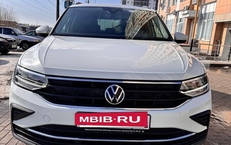 Volkswagen Tiguan II, 2021 год, 3 100 000 рублей, 19 фотография