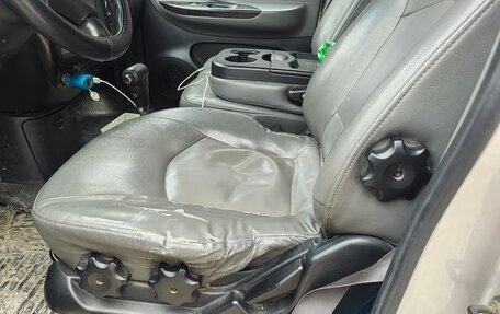 Hyundai H-1 II рестайлинг, 2007 год, 550 000 рублей, 9 фотография