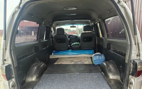 Hyundai H-1 II рестайлинг, 2007 год, 550 000 рублей, 13 фотография