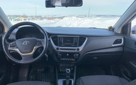 Hyundai Solaris II рестайлинг, 2017 год, 1 225 000 рублей, 5 фотография