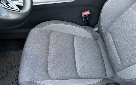 Geely Emgrand, 2024 год, 1 700 000 рублей, 18 фотография