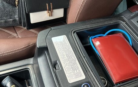 Toyota Land Cruiser Prado 150 рестайлинг 2, 2014 год, 3 300 000 рублей, 6 фотография