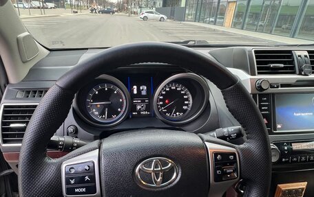 Toyota Land Cruiser Prado 150 рестайлинг 2, 2014 год, 3 300 000 рублей, 12 фотография