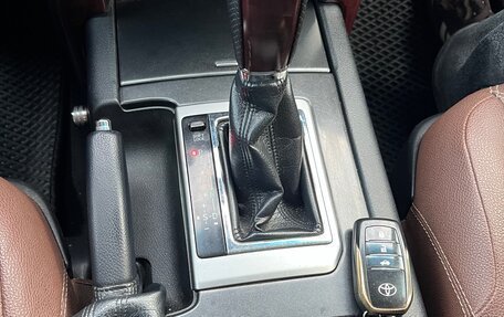 Toyota Land Cruiser Prado 150 рестайлинг 2, 2014 год, 3 300 000 рублей, 4 фотография