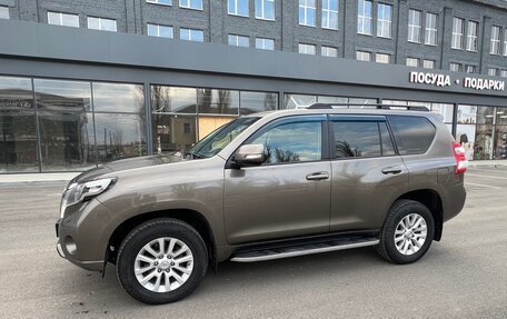 Toyota Land Cruiser Prado 150 рестайлинг 2, 2014 год, 3 300 000 рублей, 15 фотография