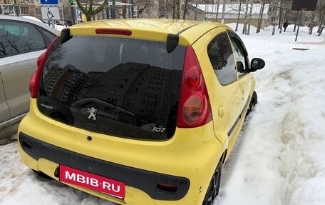 Peugeot 107 I рестайлинг, 2011 год, 450 000 рублей, 4 фотография