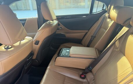 Lexus ES VII, 2020 год, 5 000 000 рублей, 14 фотография