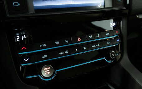 Jaguar F-Pace, 2017 год, 2 400 000 рублей, 16 фотография