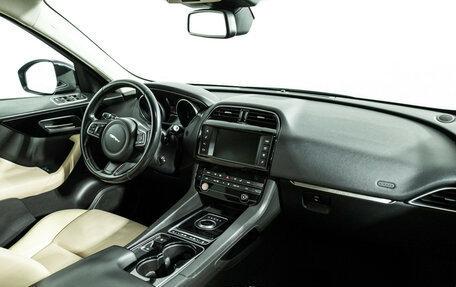 Jaguar F-Pace, 2017 год, 2 400 000 рублей, 9 фотография