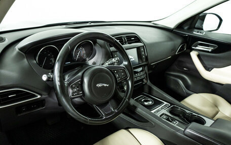 Jaguar F-Pace, 2017 год, 2 400 000 рублей, 11 фотография