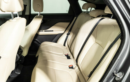 Jaguar F-Pace, 2017 год, 2 400 000 рублей, 10 фотография