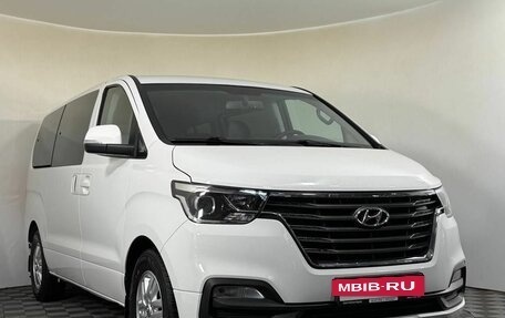 Hyundai H-1 II рестайлинг, 2021 год, 3 200 000 рублей, 3 фотография