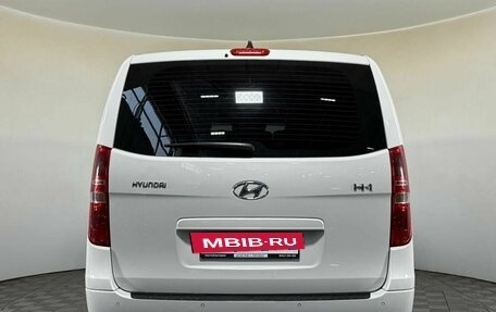 Hyundai H-1 II рестайлинг, 2021 год, 3 200 000 рублей, 5 фотография
